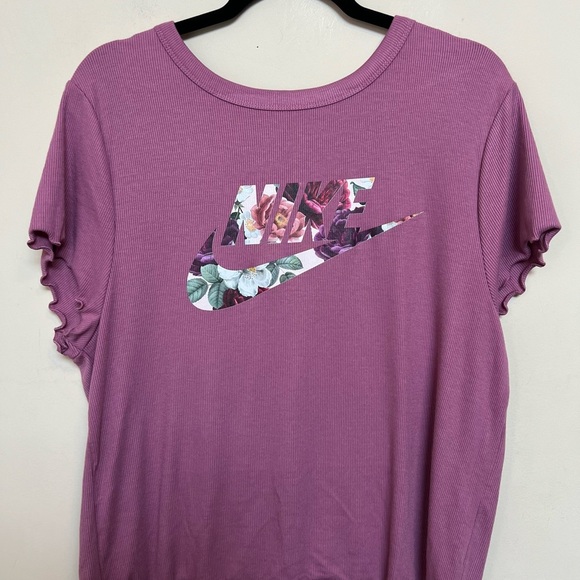 The Spring Shop Women's Purple Graphic  Floral Tee - Picture 1 of 3